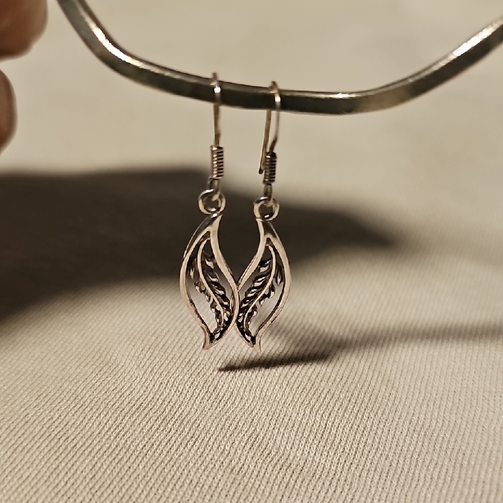 925 Elegant Silver Leaf Earrings